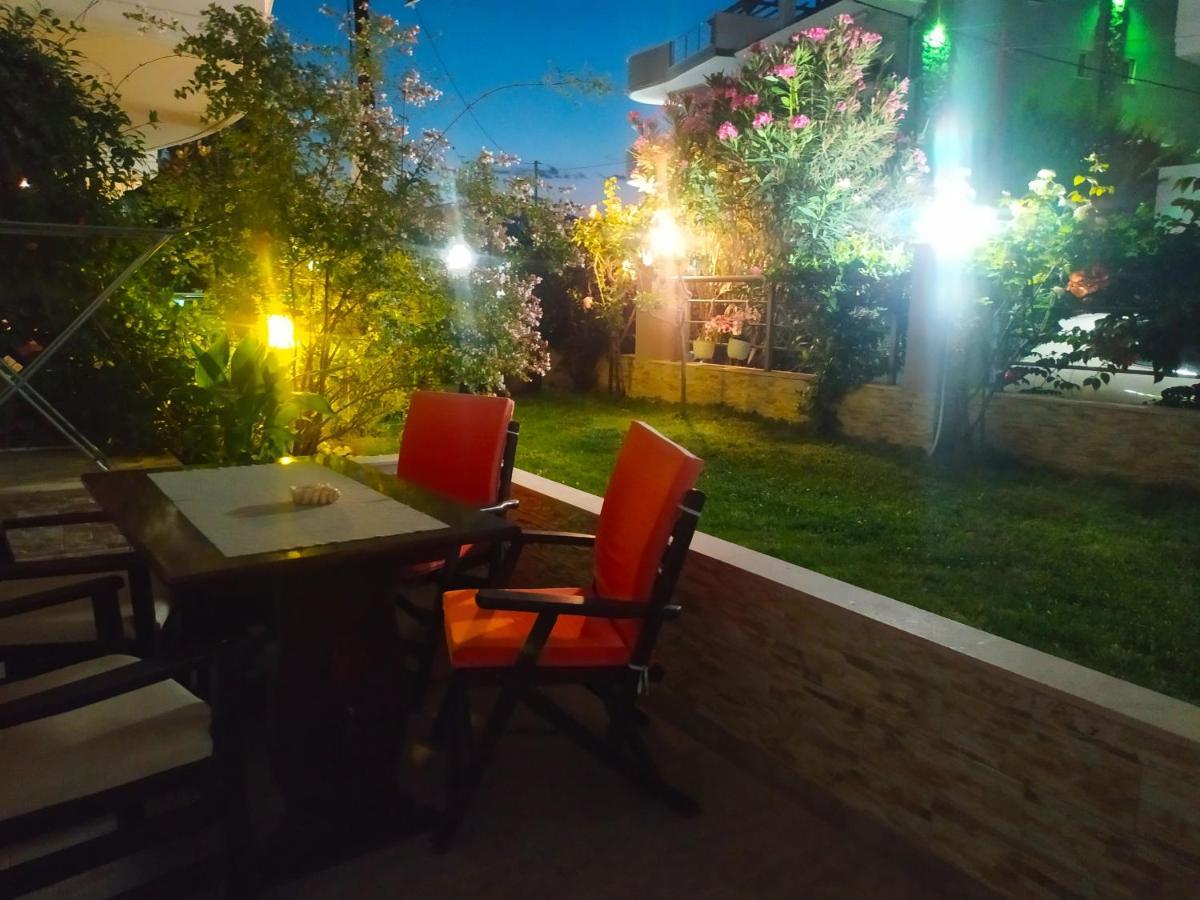 Iro Apartments Néa Péramos Bagian luar foto