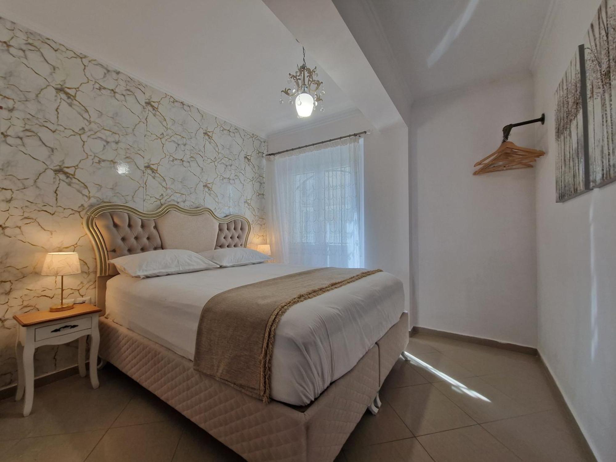 Iro Apartments Néa Péramos Bagian luar foto