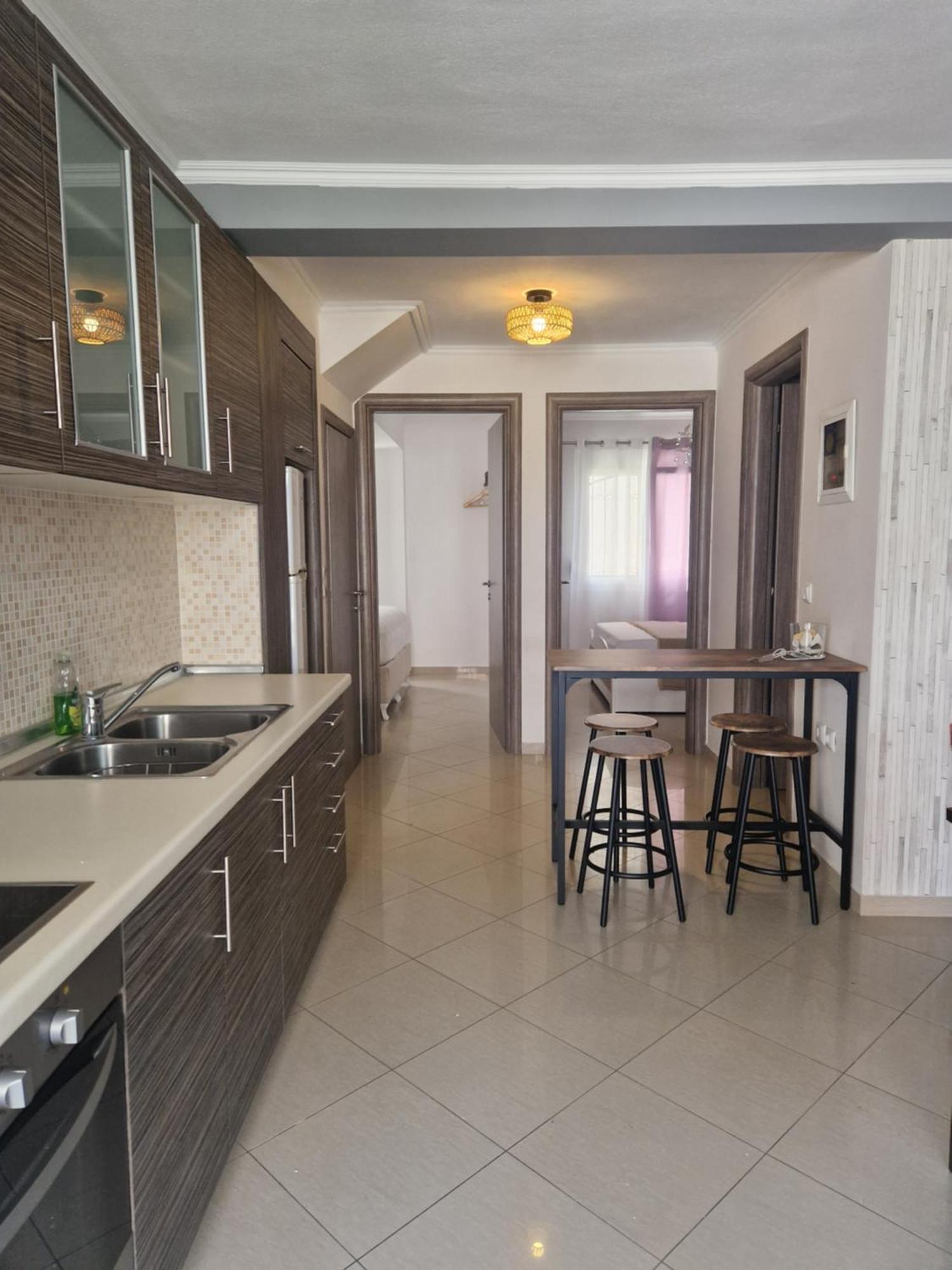 Iro Apartments Néa Péramos Bagian luar foto
