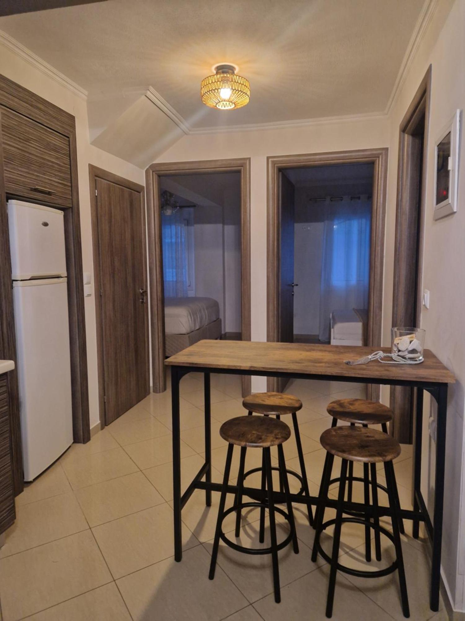 Iro Apartments Néa Péramos Bagian luar foto